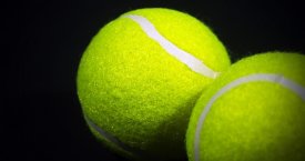 7 pratimai su teniso kamuoliuku, jei skauda nugarą, maudžia kelius ar kaklą (video)