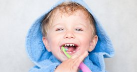 Odontologė įvardijo, kaip reikėtų prižiūrėti vaikų dantukus