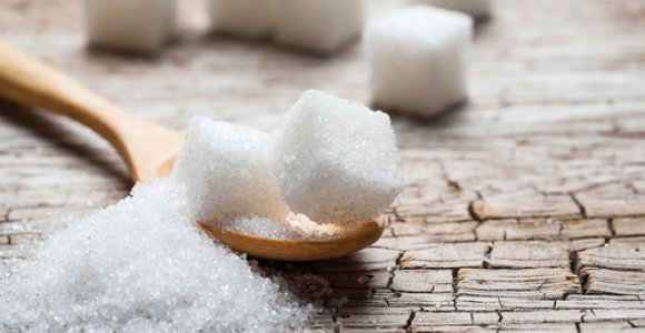 Ar tikrai cukraus pakaitalais maistą ir gėrimus saldinti galime be sąžinės graužimo?