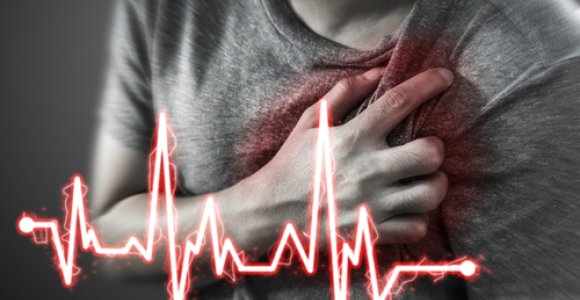 8 širdies smūgio simptomai, kurių nevalia ignoruoti: pasitikrinkite