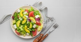 Gaivios avokadų ir pomidorų salotos